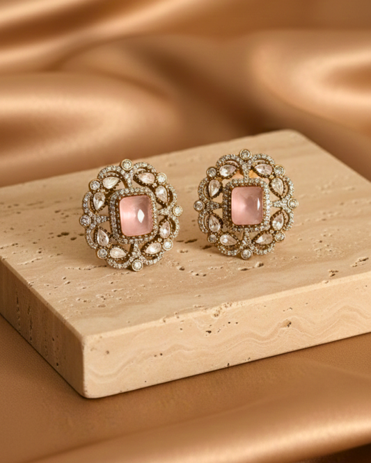 Gulnaar Palace Studs