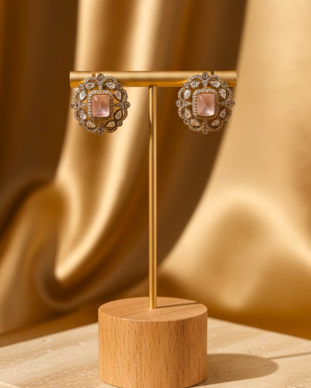 Gulnaar Palace Studs