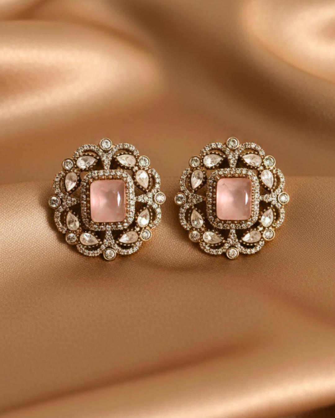 Gulnaar Palace Studs