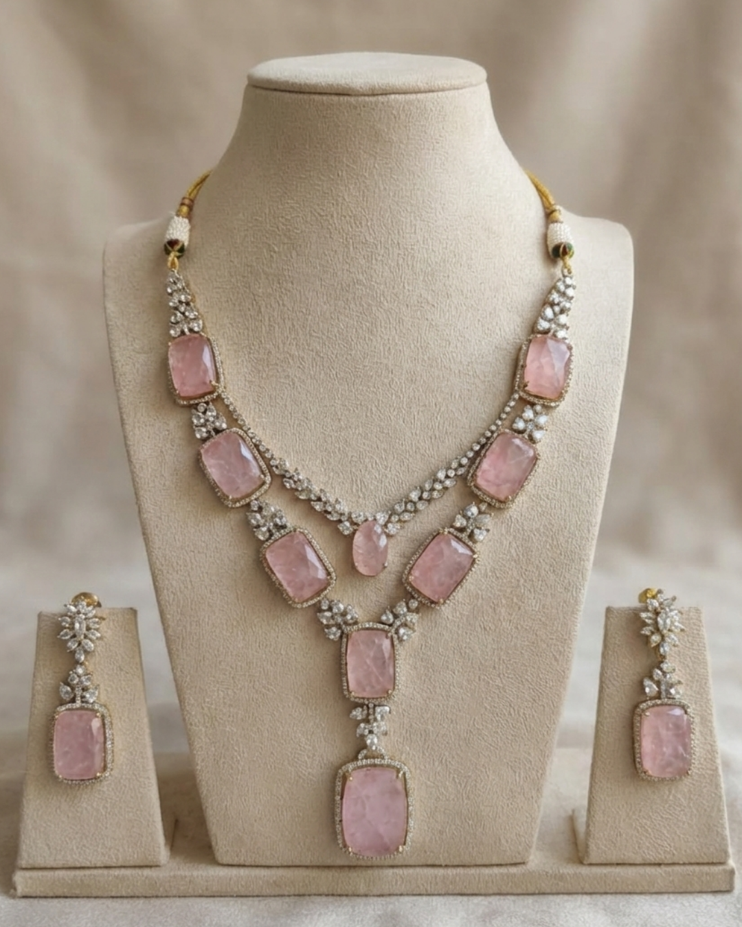 Rose Éclat Heritage Necklace Set