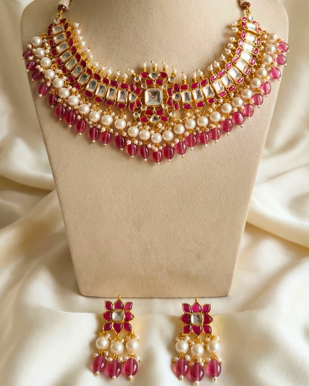 Laal Noor Kundan Set