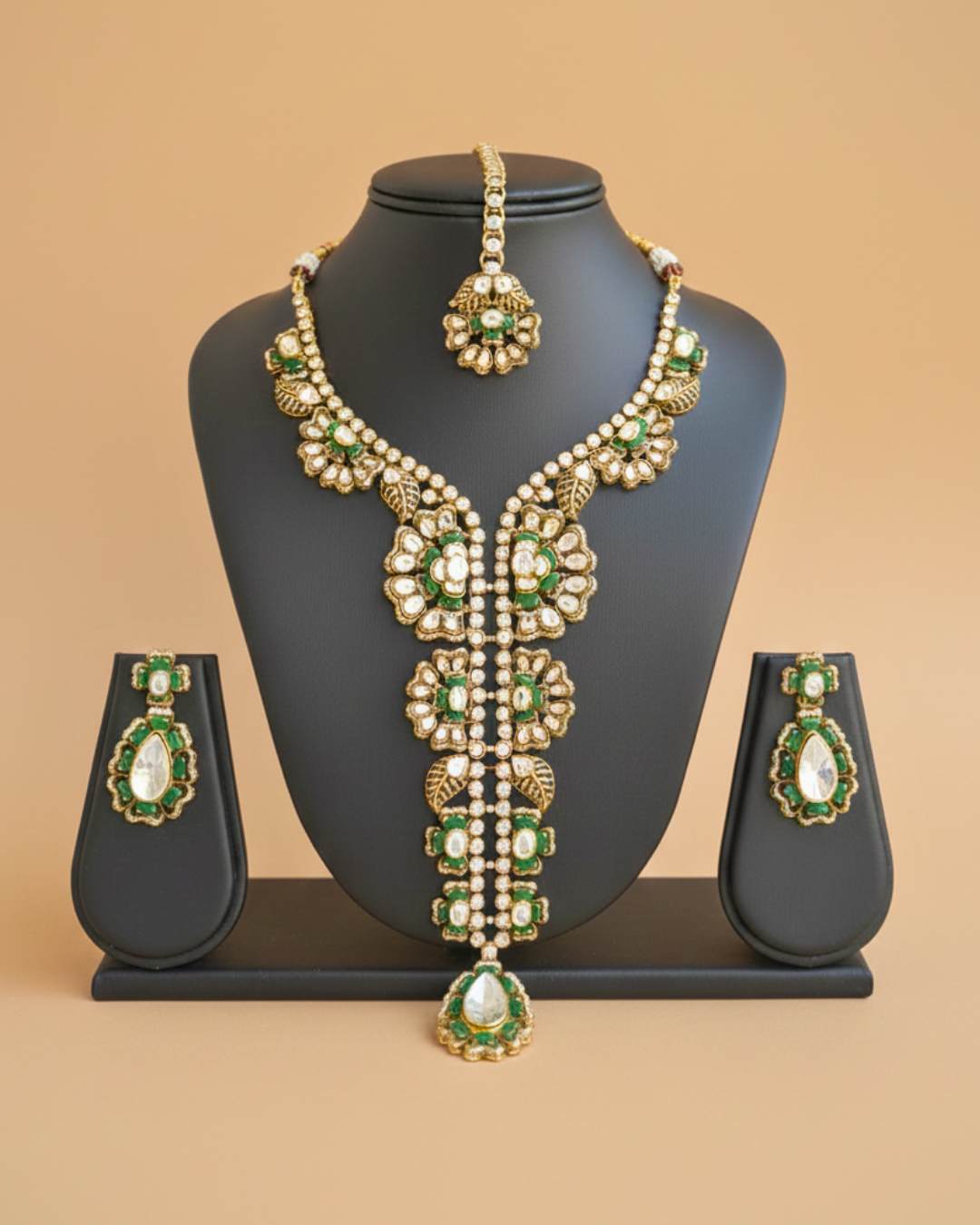 Aarohi Emerald Heritage Necklace Set