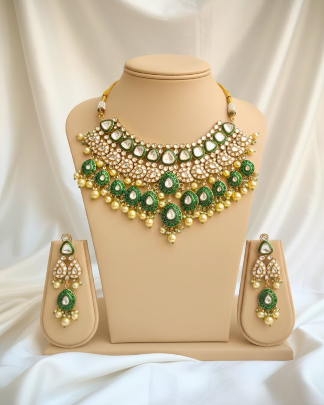 Emerald Noor Kundan Necklace Set