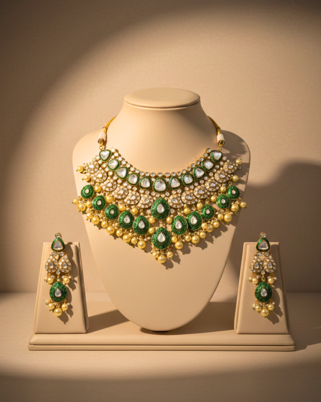 Emerald Noor Kundan Necklace Set